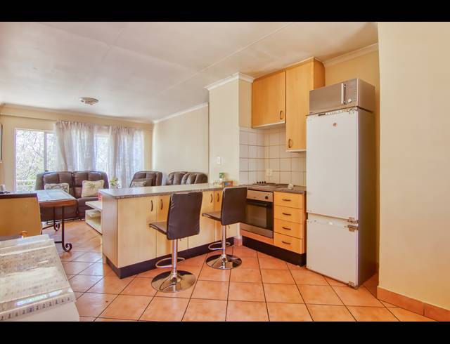 2 BEDROOM APARTMENT SOLD IN BRYANSTON